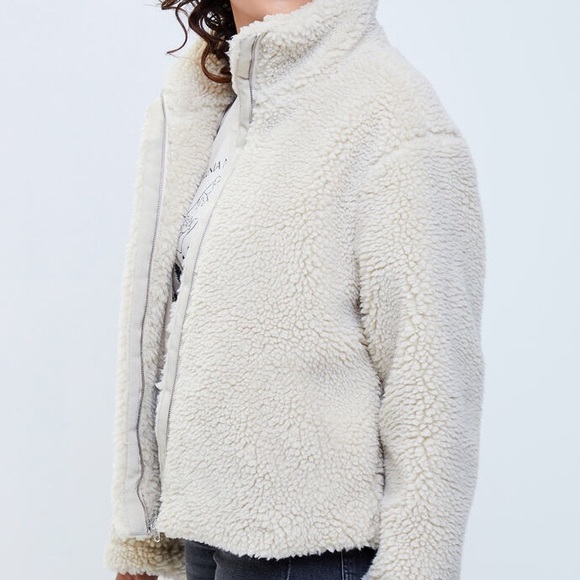 PacSun Ivory Sherpa Jacket - Picture 3 of 5